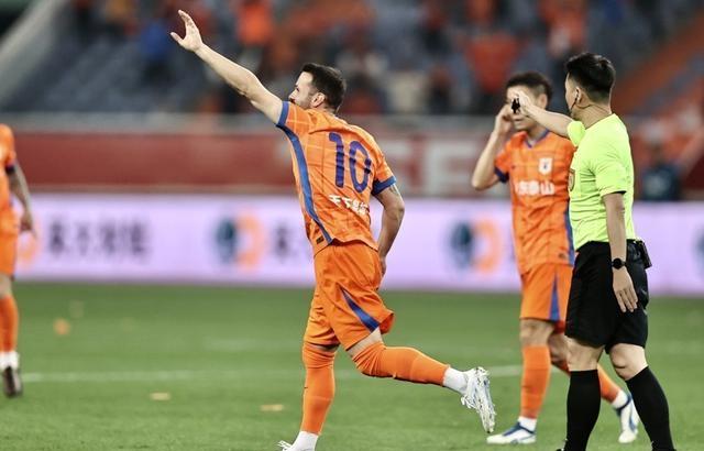 开云平台-争冠球队实力强劲，敢拼敢决胜局