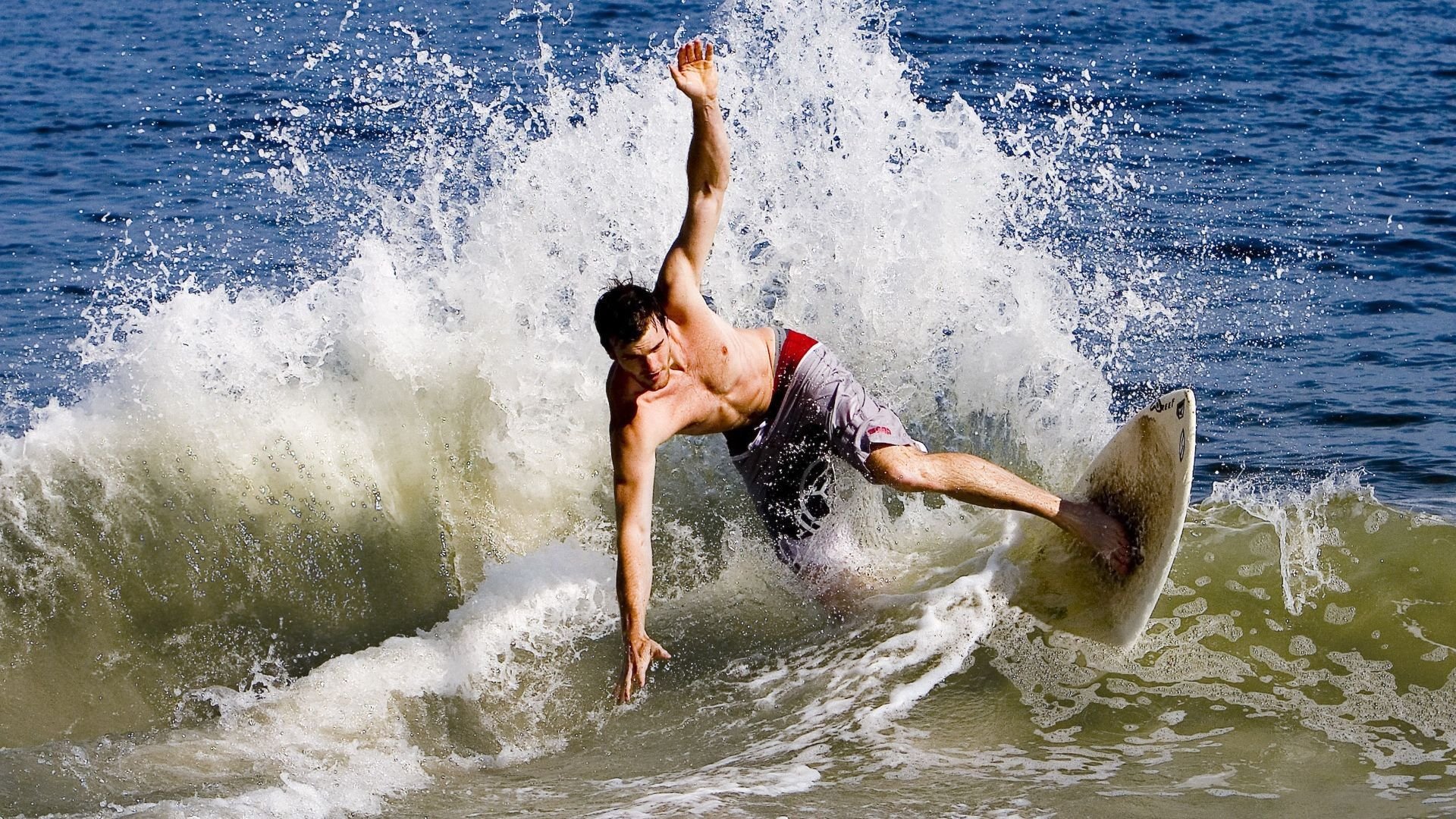 那一夜，许昕扛起了整个银河，当韩国队险胜德国队，他成了唯一不灭的火